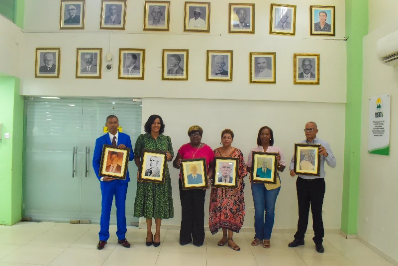 Exaltación a pioneros fundadores